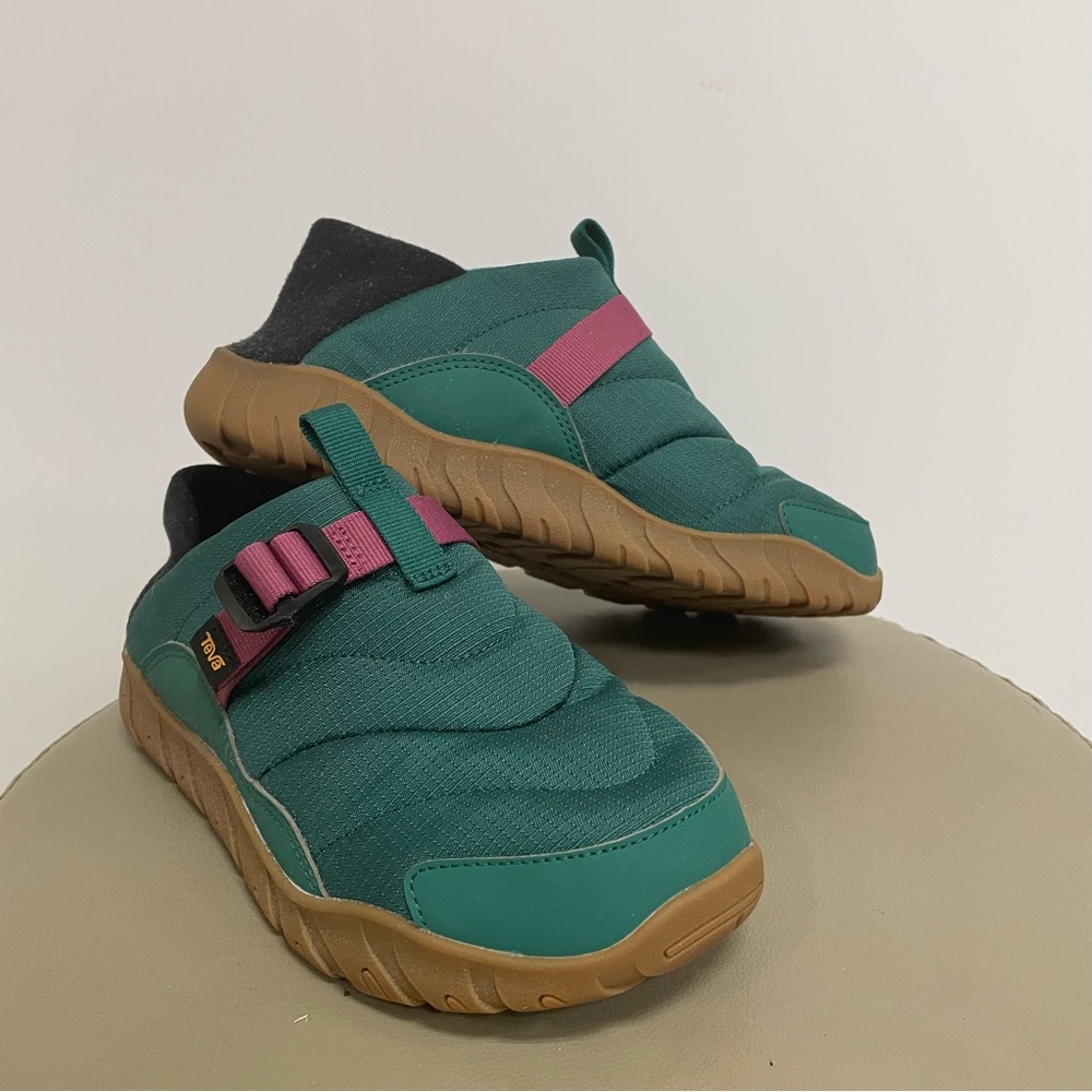 Teva Women's Teal and Magenta Mules